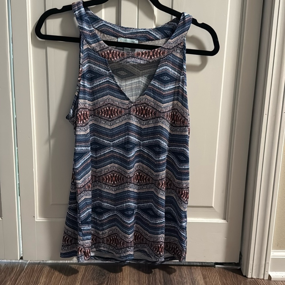 Veronica M Tank